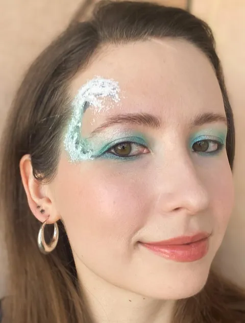 went for a wave instead of winged liner