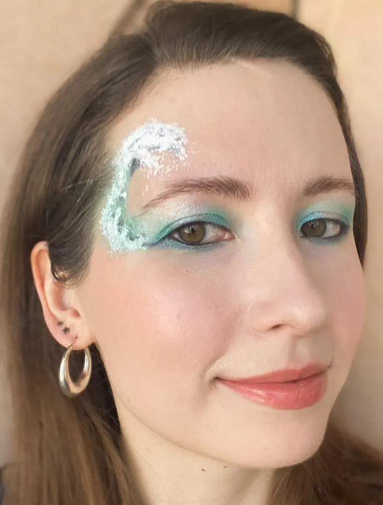 went for a wave instead of winged liner