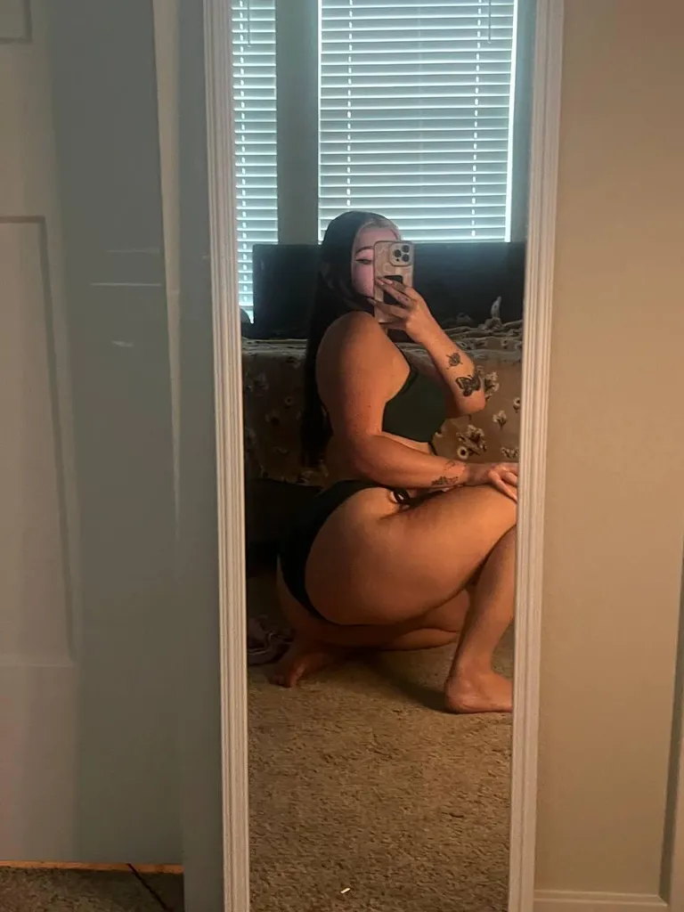 5'3 single, ready to...;)