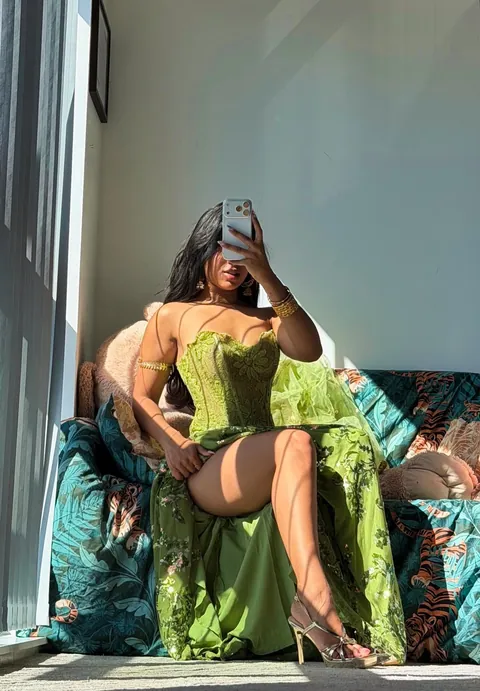 [F] Anyone in need of a +1 at a wedding