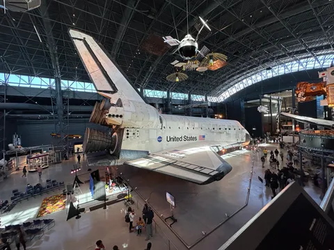 We took a trip to see Discovery yesterday! Truly surreal standing next to it, and getting to see it with my own eyes.