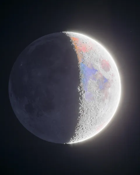I spent 30 hours processing 500 frames of the Moon to bring out all the fine details.