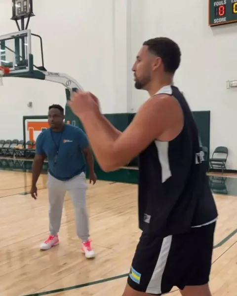 [All-Access] Klay Thompson shows off his quick shot-release down in Miami with Justin Zormelo