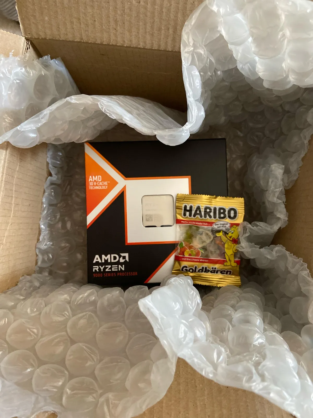 A little surprise when opening up my new CPU