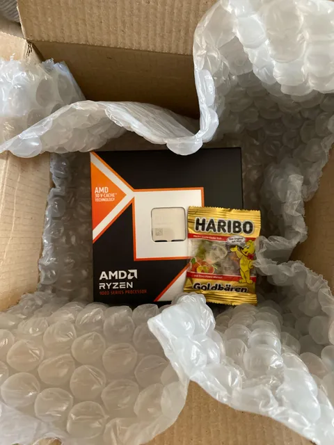 A little surprise when opening up my new CPU