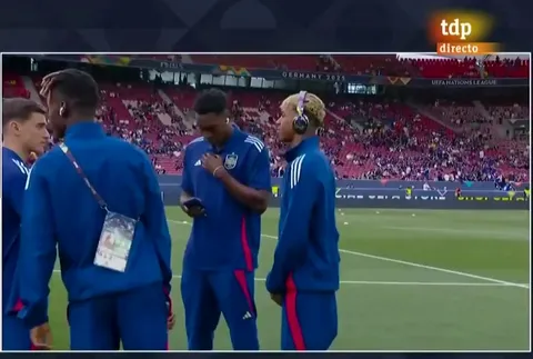 Yamal, Nico, Samu, and Gavi vibing pre-game against France