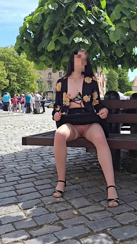 Always such a thrill to flash my shaved pussy when there is literally like a 100 people around.