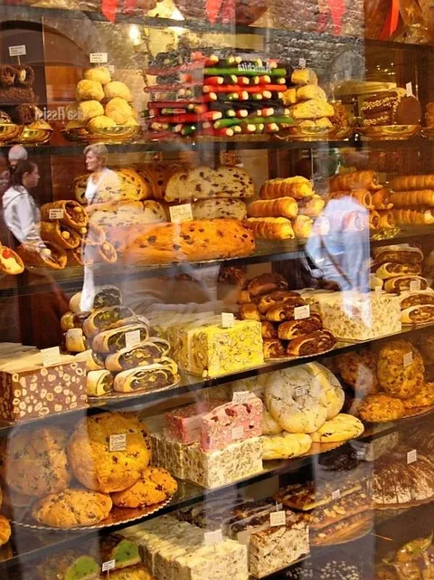 Bakery in Assisi, Italy. [599×800].