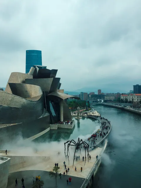 In honor of spooky season here is a cold foggy morning in Bilbao at the Guggenheim Museum.