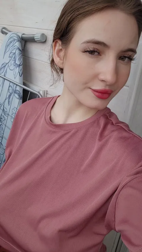 My neighbor is always happy to see me 🤭 [reveal]