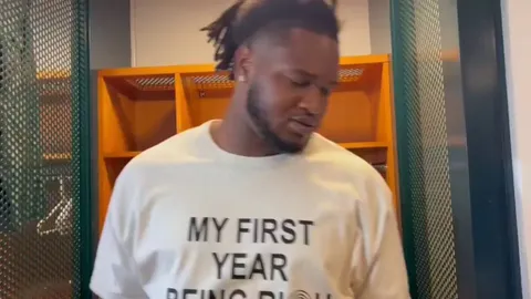 [Highlight] Jalen Carter: “it was a mistake that happened on my side [and] it just won’t happen again. I feel bad for my teammates and the fans out here. I’m doing it for them and my family, and being able to not finish the game f*cked me up, it won’t happen again, I promise.”