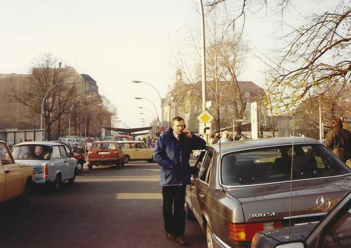 Unseen photos from inside East Berlin the day the Berlin Wall fell