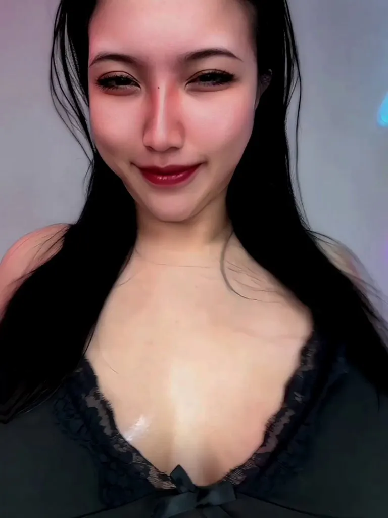 She has huge oily tits but is goofy af