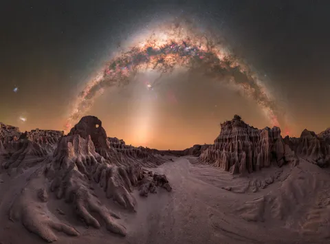 The Milky Way over Mungo National Park, Australia (OC) [ 2048x1517 ]