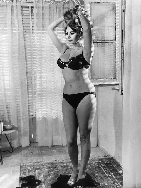 "I'd rather eat pasta and drink wine than be a size 0." ~Sophia Loren, 1965.