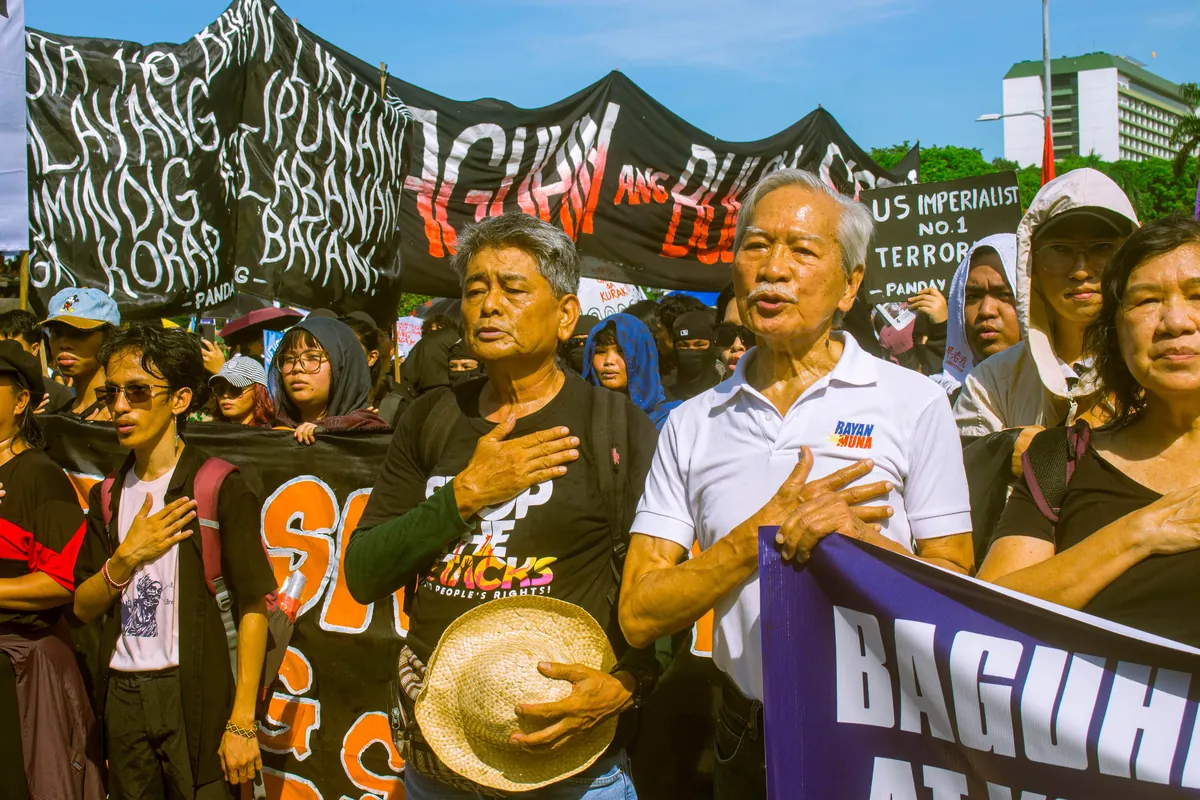 Some of the photos na napitik ko during Yung Lonita Rally and Ayala Bridge Riot (oc)