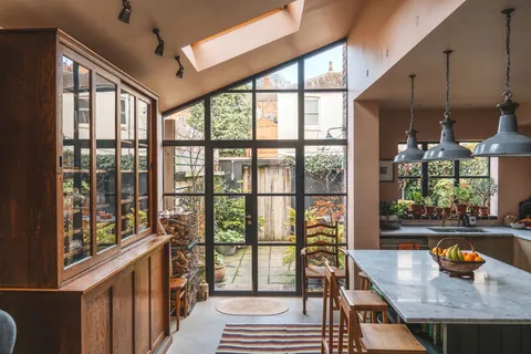 Kitchen and dining space extension added to a Georgian townhouse, Leicester, Leicestershire, England [1600x1067]