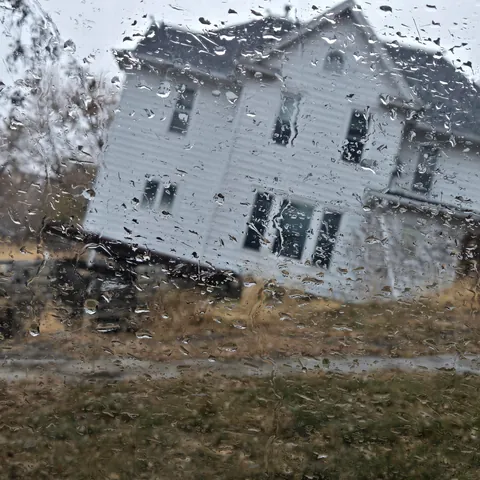 Update: Guys, this house still doesn't look right