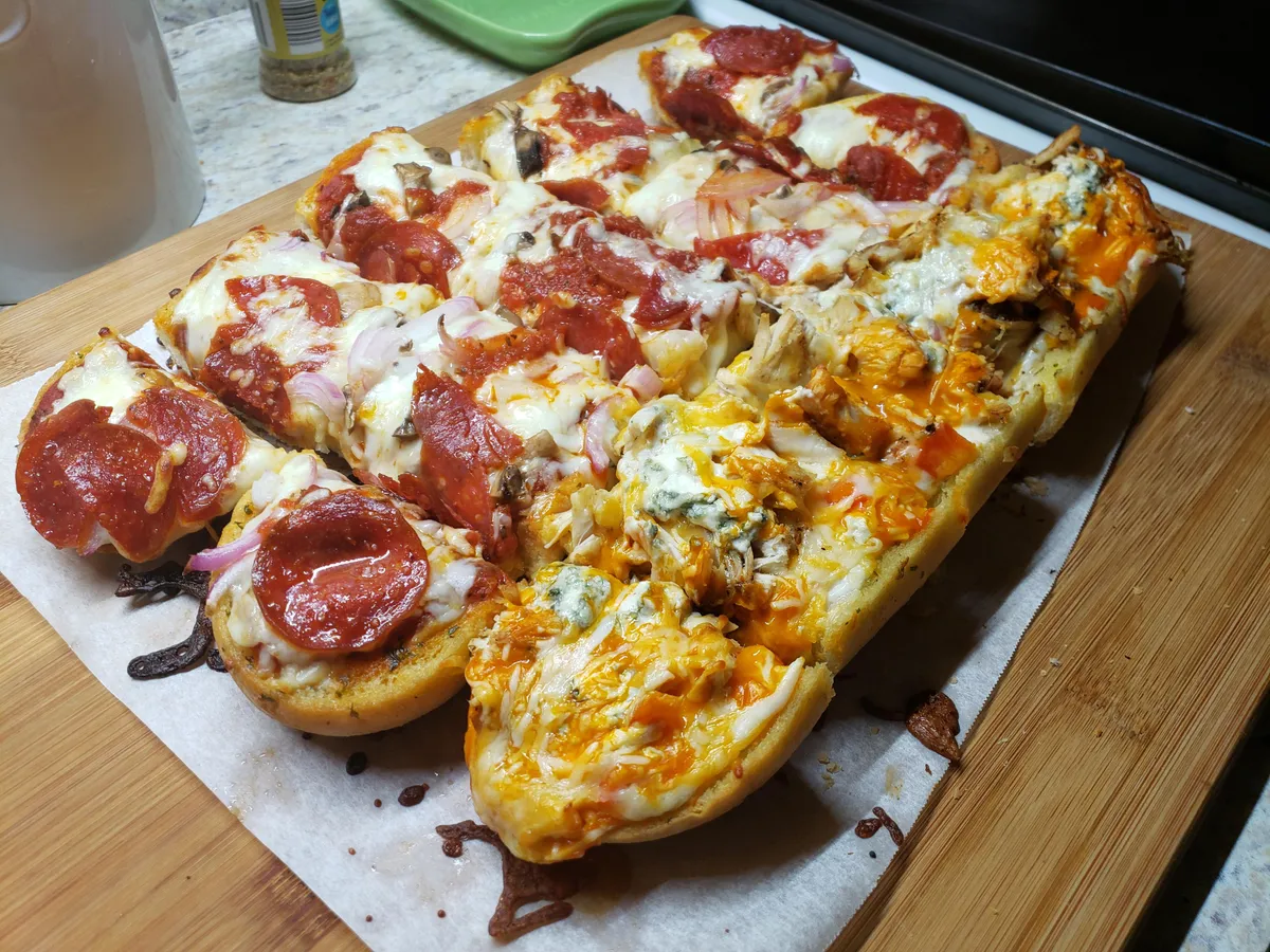 [Homemade] French bread pizza