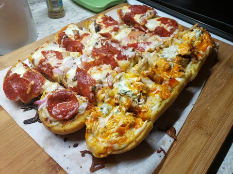 [Homemade] French bread pizza