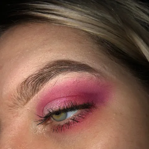 why don’t we do colourful eyeshadow anymore