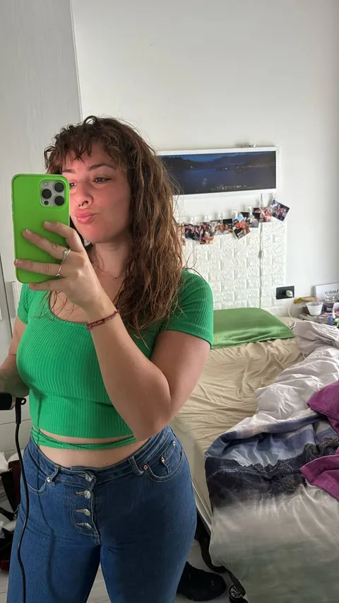 Her Cuck wants her exposed Melissa from Uk