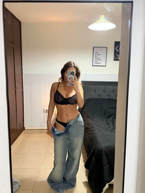 Happy Friday (f)