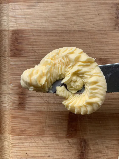My margarine scrape looks like a lizard.