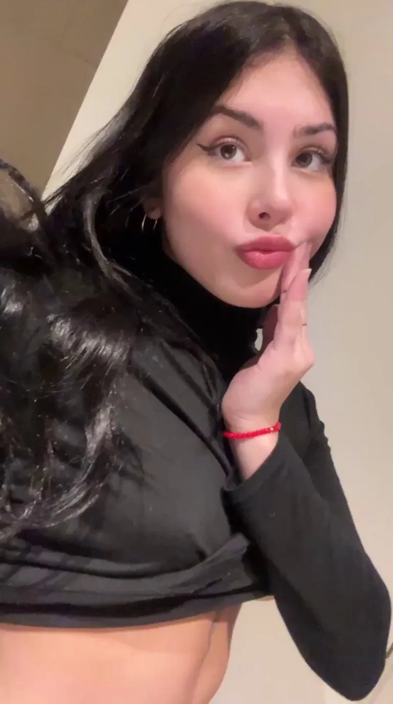 Hey does my 18yo freshman body get you hard?