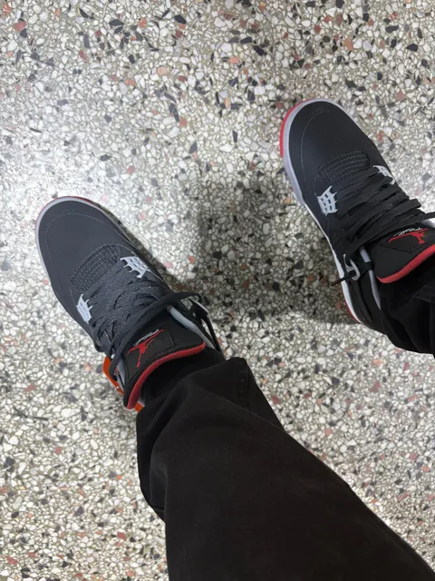 Decided that I want to wear my sneakers 