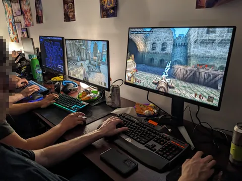 Never Too Old To Frag: We're in our 30's and 40's and still having LAN Parties like it's 1999.