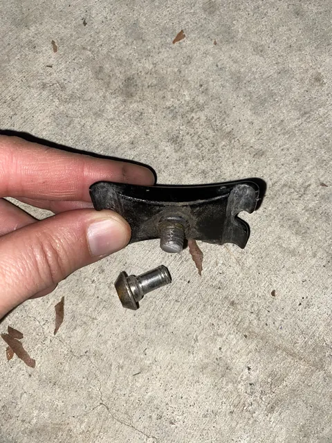 The screw that holds the saddle onto my bike gave up on its job while I was riding…