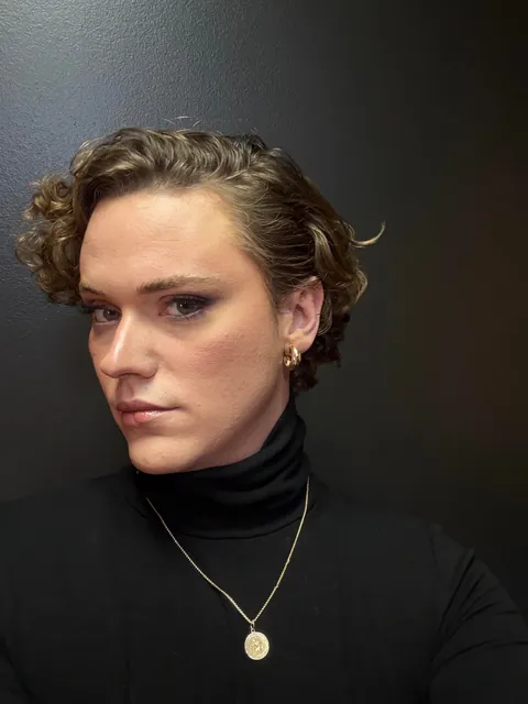 First time playing with false lashes an (very)slight wings with the eyeliner. Constructive comments always welcome.