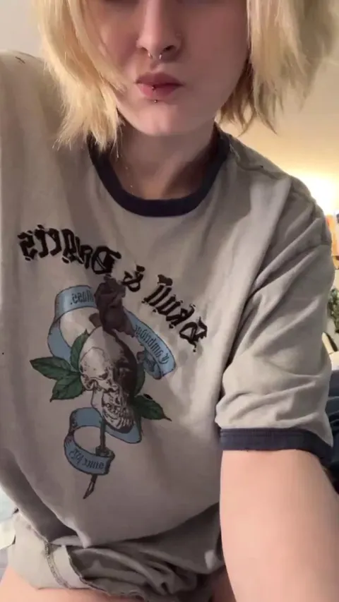 Skull and Daggers drop