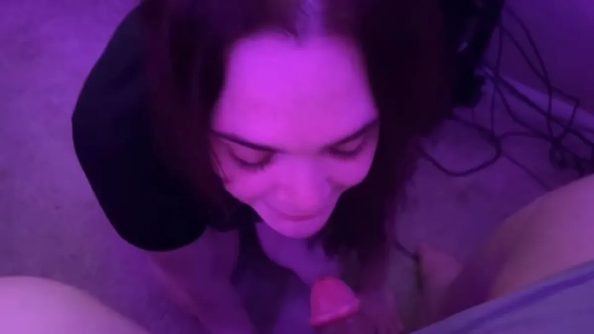 🥴 she nearly made me cum down her throat here. What lady wants to join her?👀 (M,27, FL)