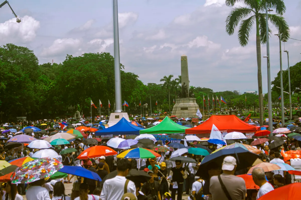 Some of the photos na napitik ko during Yung Lonita Rally and Ayala Bridge Riot (oc)