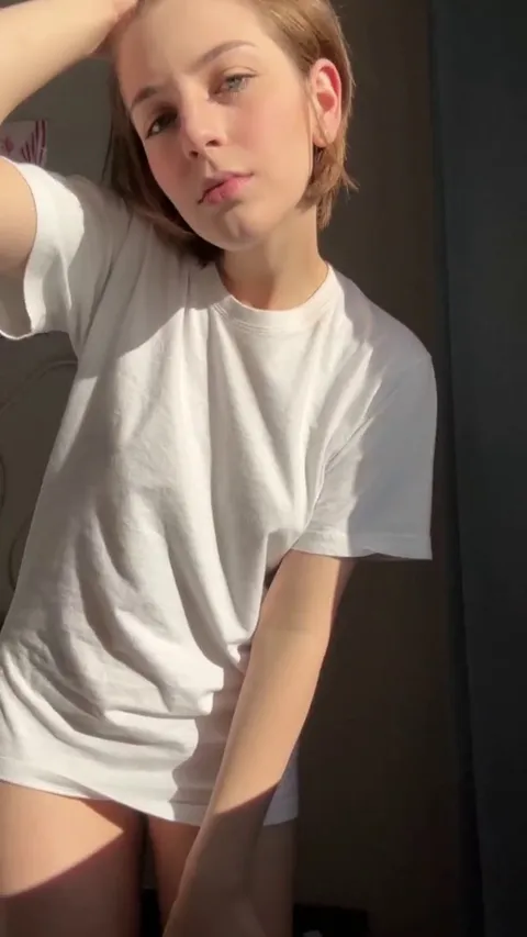 I'd love to show off my gorgeous body 