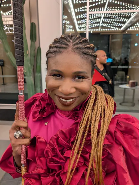 My SO is blind and I do her makeup, it's Grammy Week again! Magenta for Magenta sake for the BMC Black Carpet 💃🏾