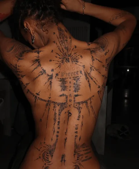 Question: Anyone familiar with being tattooed by Giorgios Kazakis in Berlin? Wondering what the experience is like