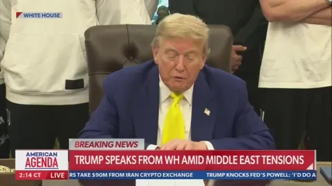 Trump welcomes Juventus to the Oval — and puts them on the spot by asking if women could join the team