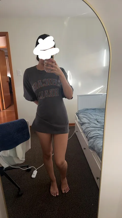 swipe 👉🏼 to see what's under my work clothing. i know you want to, just do it ;) (F)