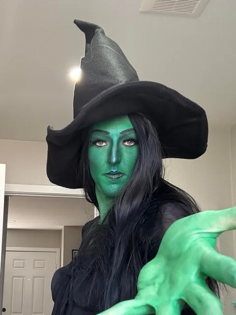 Any thoughts on my Elphaba look?