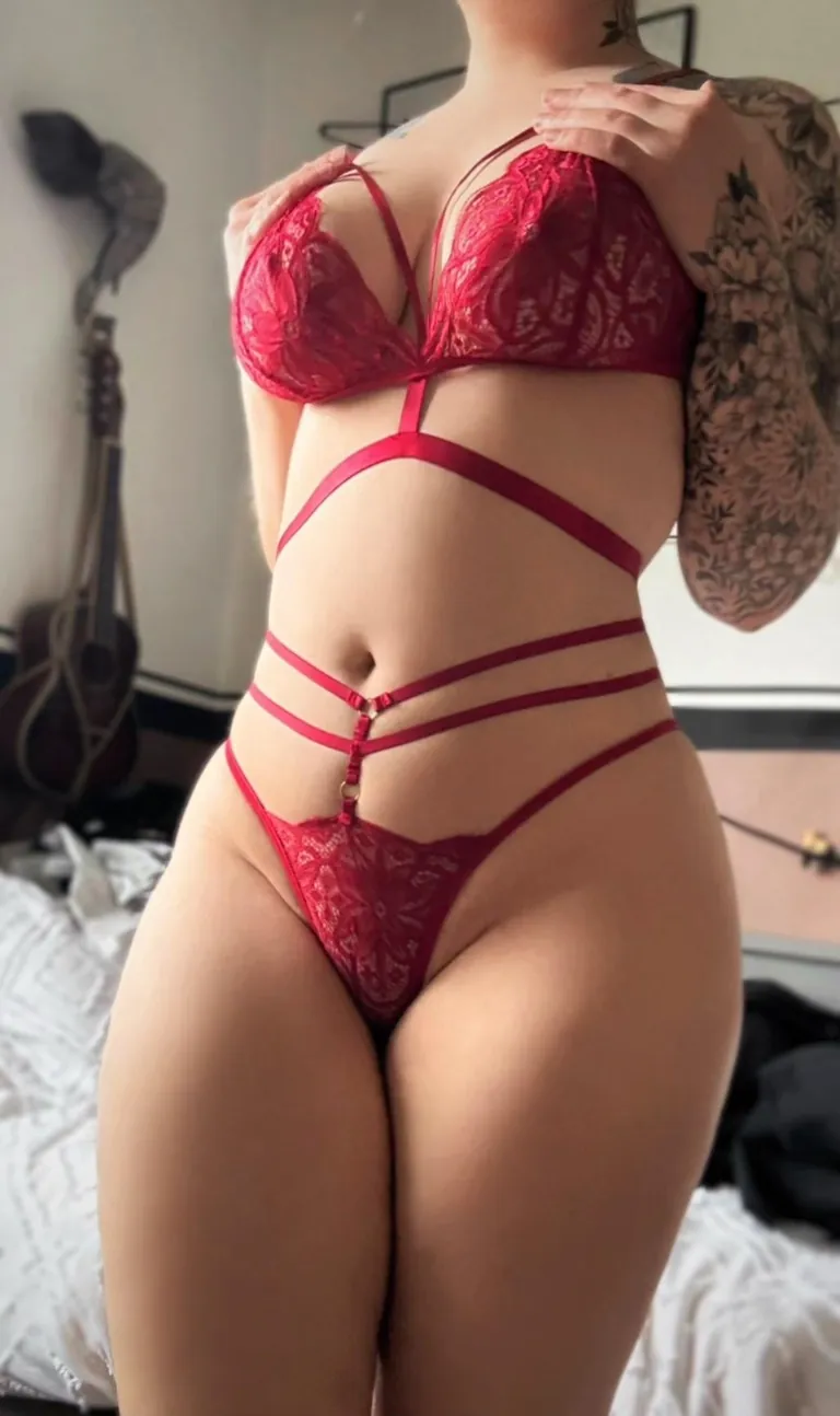 Just a lil red to mess with your head 🌹