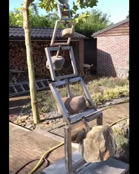 The way this kinetic sculpture balances
