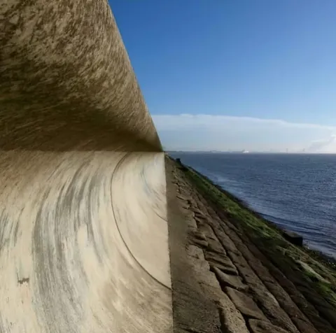 Each slide is only one picture