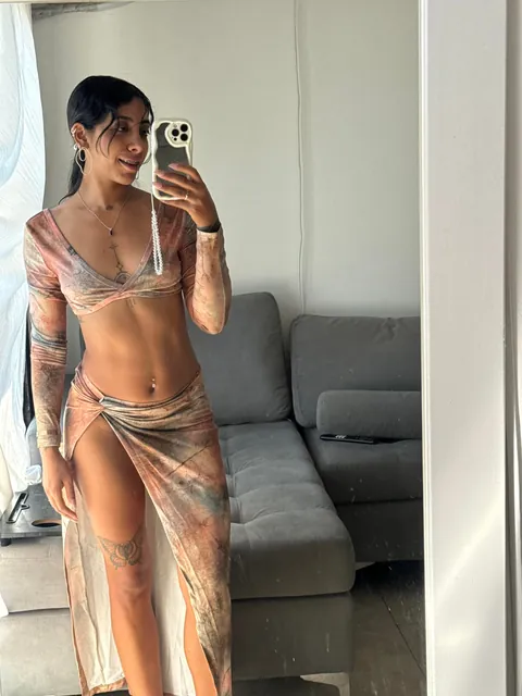 Will they notice I'm not wearing panties? (F)