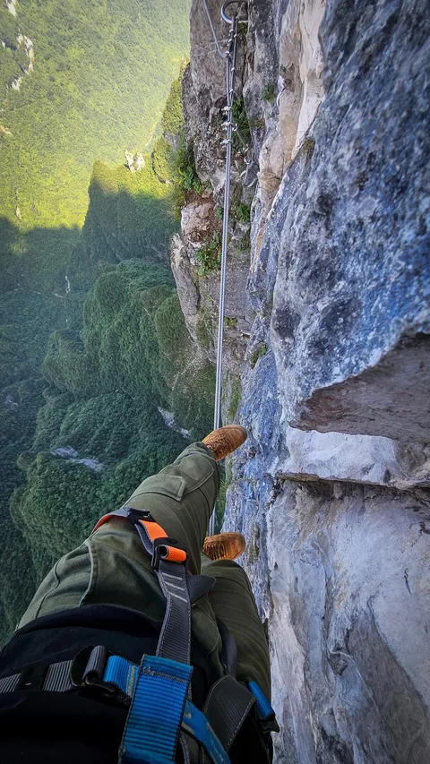 1480 meters big wall Via Ferrata and 168 meters sky ladder climbing challenge in Qixing moutain, Zhangjiajie, China during a solo travel