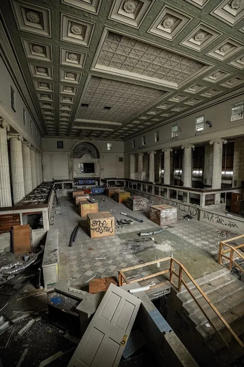 Abandoned bank in Chicago 💰