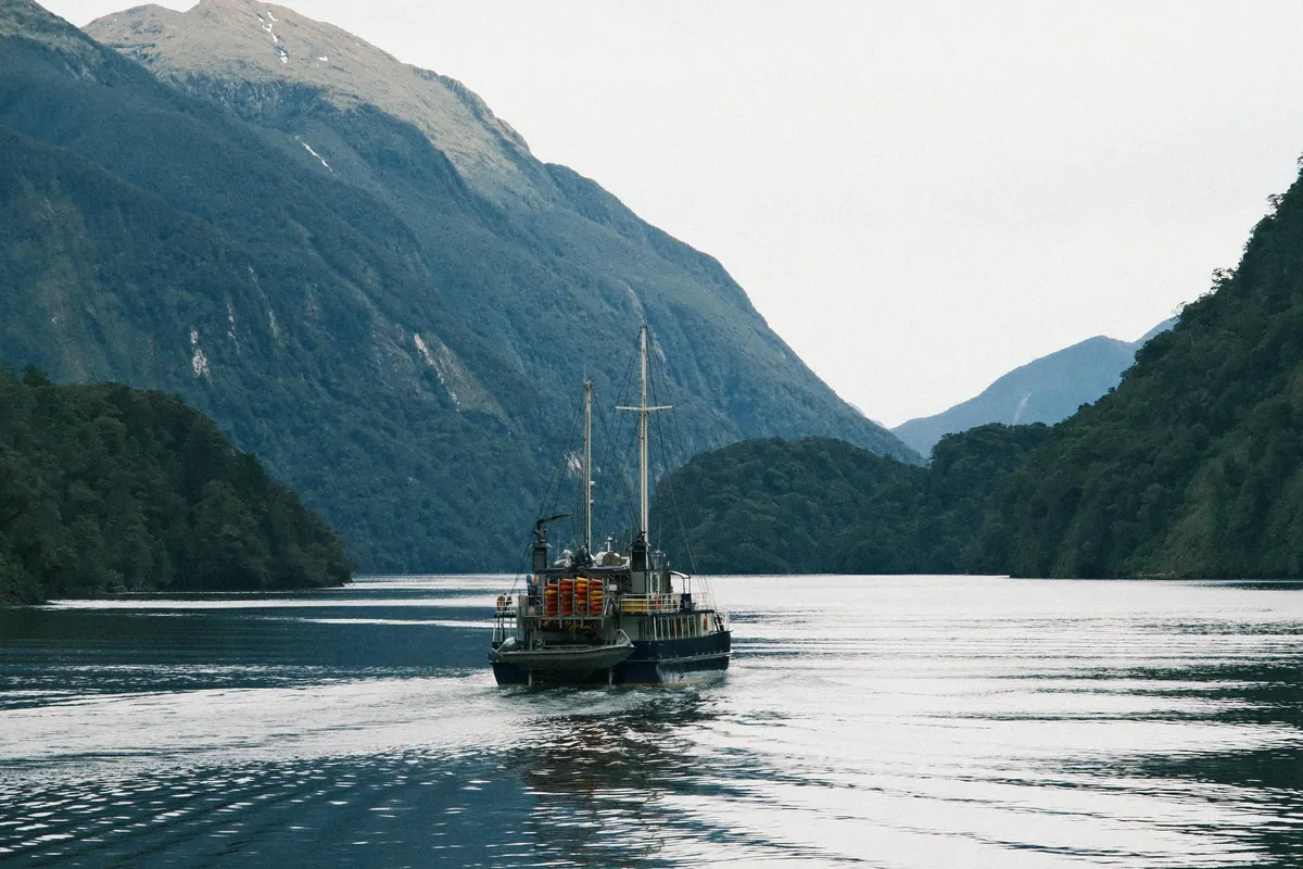 Traveling through New Zealand: Milford and Doubtful Sound
