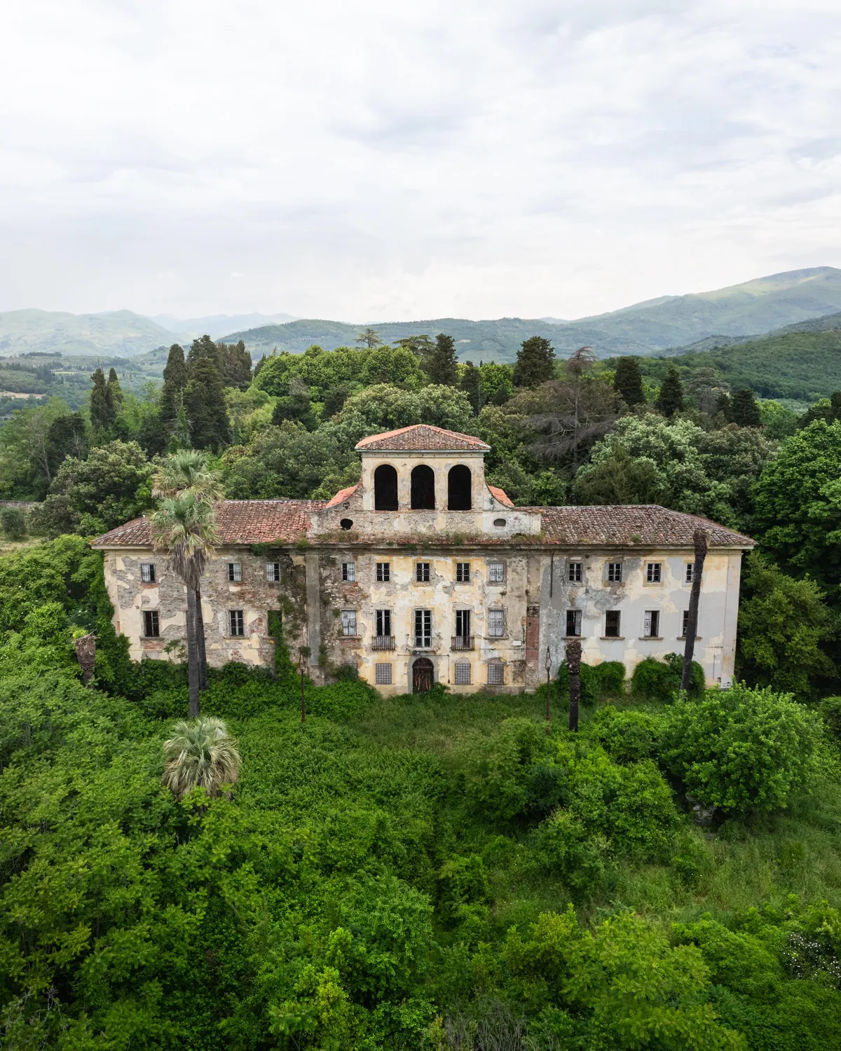 300-Year-Old Abandoned Tuscany Villa that served as a Political Prison during WWII 